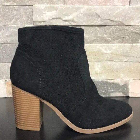 American Rag Adrien Booties - Picture 2 of 5